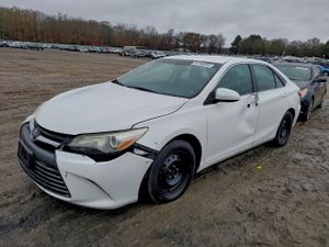 Toyota Camry LE 2.5L 4 2015
