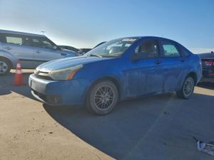 Ford Focus SE 2.0L 4 2010