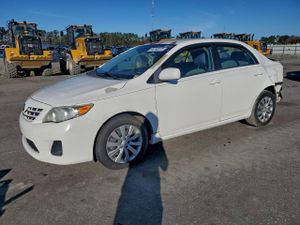 Toyota Corolla BASE 1.8L 4 2013