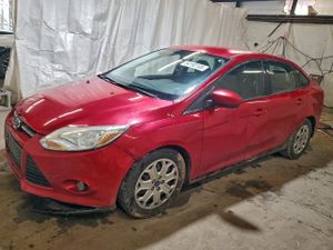 Ford Focus SE 2.0L 4 2012