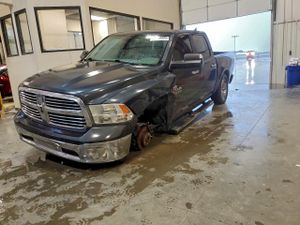 RAM 1500 SLT 5.7L 8 2014