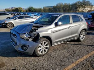 Mitsubishi Outlander ES 2.0L 4 2015