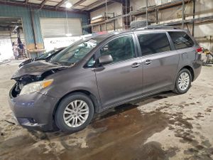 Toyota Sienna XLE 3.5L 6 2011