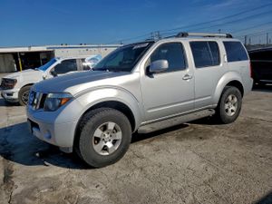 Nissan Pathfinder LE 4.0L 6 2005