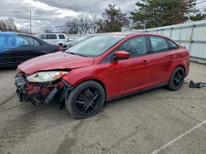 Ford Focus SE 2.0L 4 2012