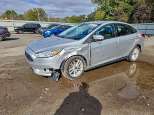 Ford Focus SE 2.0L 4 2015