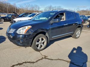 Nissan Rogue S 2.5L 4 2013