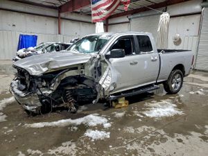 RAM 1500 SLT 5.7L 8 2014