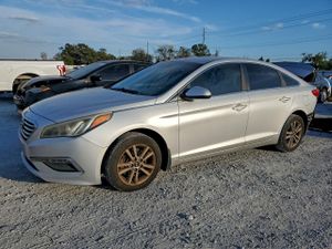 Hyundai Sonata SE 2.4L 4 2015