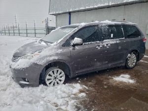 Toyota Sienna XLE 3.5L 6 2012