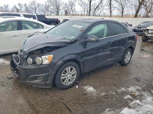 Chevrolet Aveo (Sonic) LT 1.8L 4 2015
