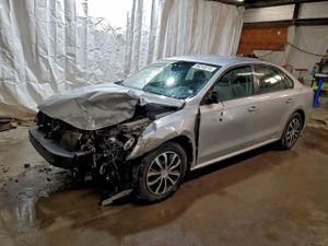 Volkswagen Passat S 1.8L 4 2014