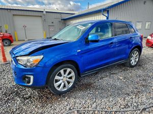 Mitsubishi Outlander SE 2.0L 4 2015