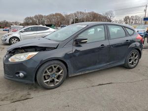 Ford Focus SE 2.0L 4 2013