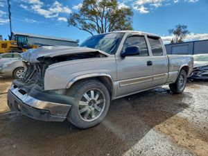 Chevrolet Silverado 1500 C1500 5.3L 8 2004