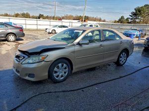 Toyota Camry BASE 2.5L 4 2011