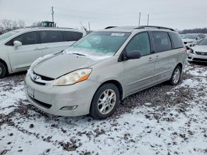 Toyota Sienna XLE 3.3L 6 2006
