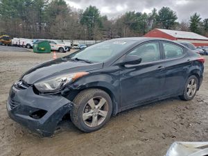 Hyundai Elantra GLS 1.8L 4 2013