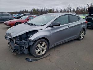 Hyundai Elantra GLS 1.8L 4 2013