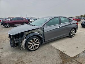 Hyundai Sonata SE 2.4L 4 2013