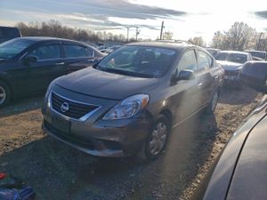 Nissan Versa S 1.6L 4 2014