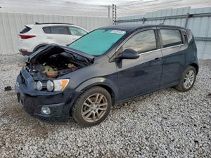 Chevrolet Aveo (Sonic) LT 1.8L 4 2015
