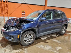 Volkswagen Tiguan S 2.0L 4 2014