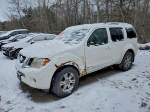 Nissan Pathfinder S 4.0L 6 2012