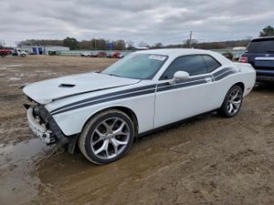 Dodge Challenger SXT PLUS 3.6L 6 2015