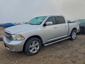 RAM 1500 SLT 5.7L 8 2015