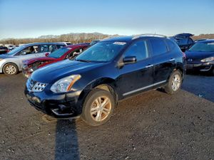 Nissan Rogue S 2.5L 4 2013