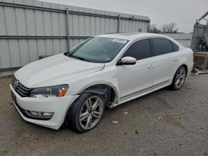 Volkswagen Passat SEL 2.0L 4 2013