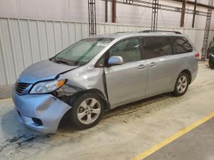 Toyota Sienna LE 3.5L 6 2014