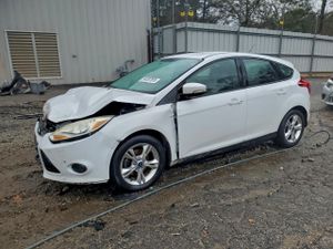 Ford Focus SE 2.0L 4 2013