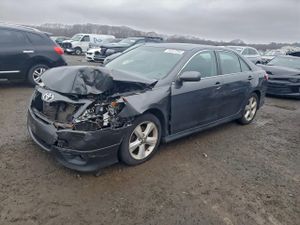 Toyota Camry BASE 2.5L 4 2011