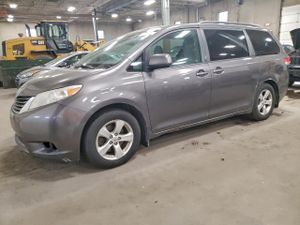 Toyota Sienna LE 3.5L 6 2011