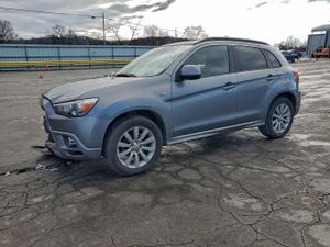 Mitsubishi Outlander SE 2.0L 4 2011
