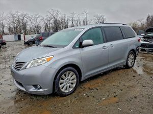 Toyota Sienna XLE 3.5L 6 2015