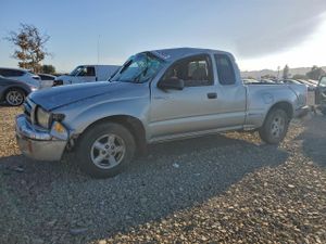 Toyota Tacoma XTRACAB 2.4L 4 2000