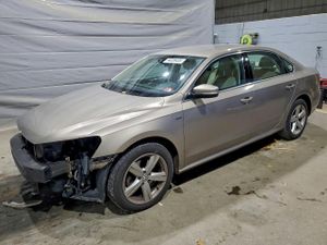 Volkswagen Passat S 1.8L 4 2015