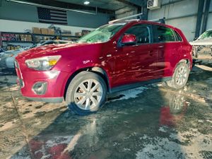 Mitsubishi Outlander ES 2.0L 4 2014