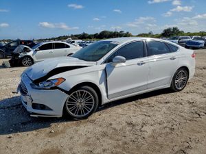 Ford Fusion SE 2.0L 4 2014