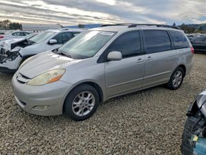 Toyota Sienna XLE 3.3L 6 2006
