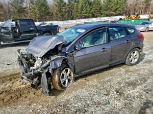Ford Focus SE 2.0L 4 2014