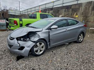 Hyundai Elantra GLS 1.8L 4 2013