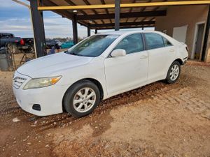 Toyota Camry BASE 2.5L 4 2011
