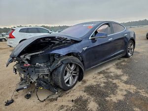 Tesla Model S 2014