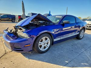 Ford Mustang 3.7L 6 2013