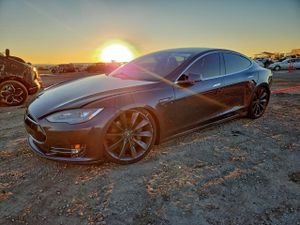 Tesla Model S 2014