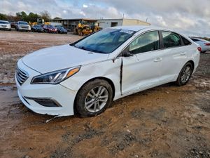 Hyundai Sonata SE 2.4L 4 2015